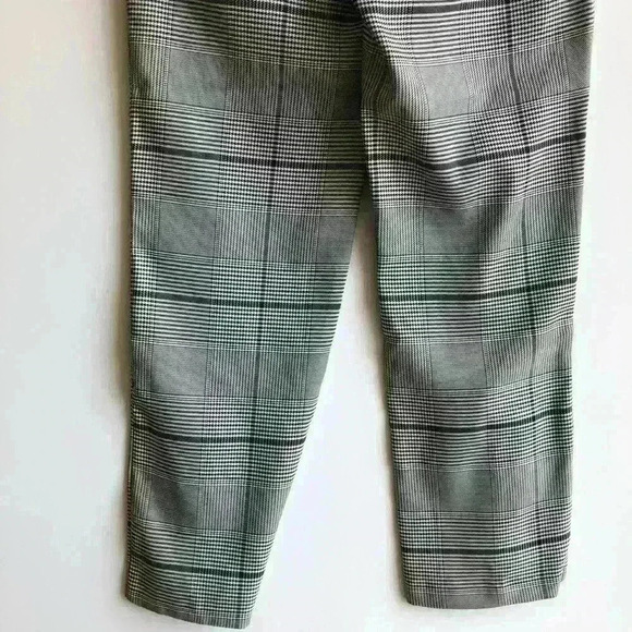 NEW! J.O.A. Plaid Cropped Pants with Pearls - Picture 9 of 9